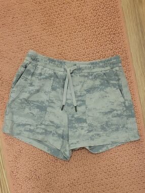 Athleta Farallon Camo Shorts